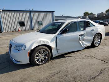  Salvage Chrysler 300