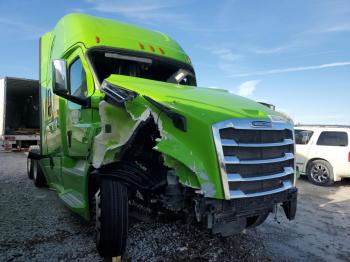  Salvage Freightliner Cascadia 1