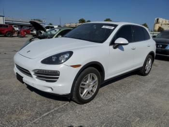  Salvage Porsche Cayenne