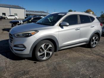  Salvage Hyundai TUCSON