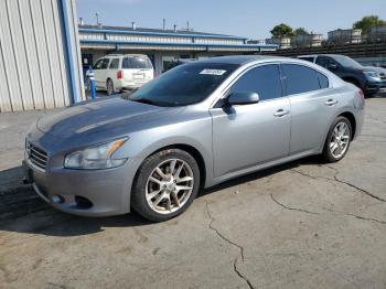  Salvage Nissan Maxima