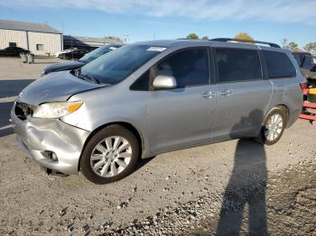  Salvage Toyota Sienna