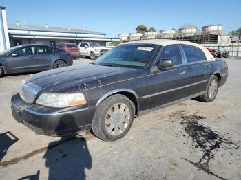  Salvage Lincoln Towncar