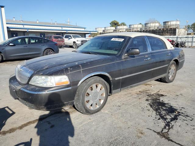  Salvage Lincoln Towncar