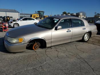  Salvage Lincoln Towncar