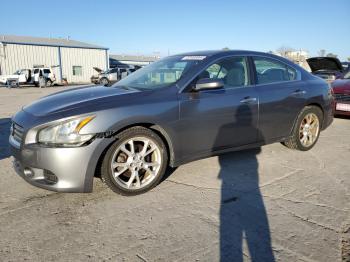  Salvage Nissan Maxima