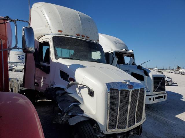  Salvage Peterbilt 579