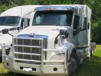  Salvage Peterbilt 579