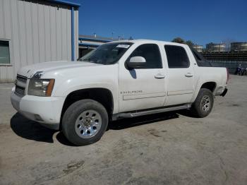  Salvage Chevrolet Avalanche