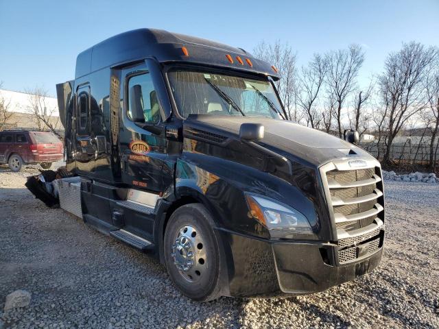  Salvage Freightliner Cascadia 1