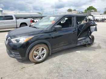  Salvage Nissan Kicks