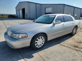  Salvage Lincoln Towncar