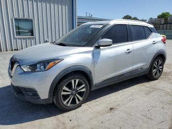  Salvage Nissan Kicks