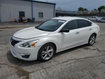  Salvage Nissan Altima
