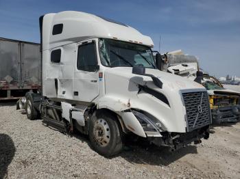  Salvage Volvo Vnl