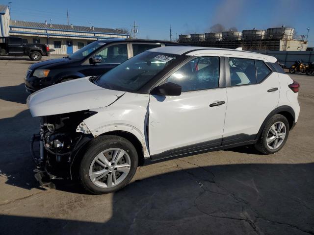  Salvage Nissan Kicks
