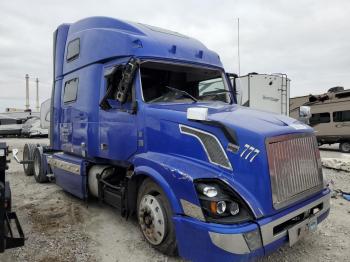  Salvage Volvo Vn