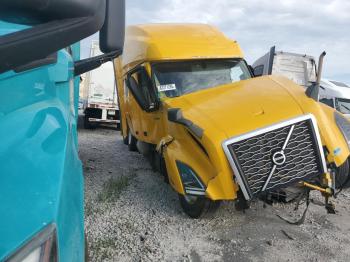  Salvage Volvo Vn