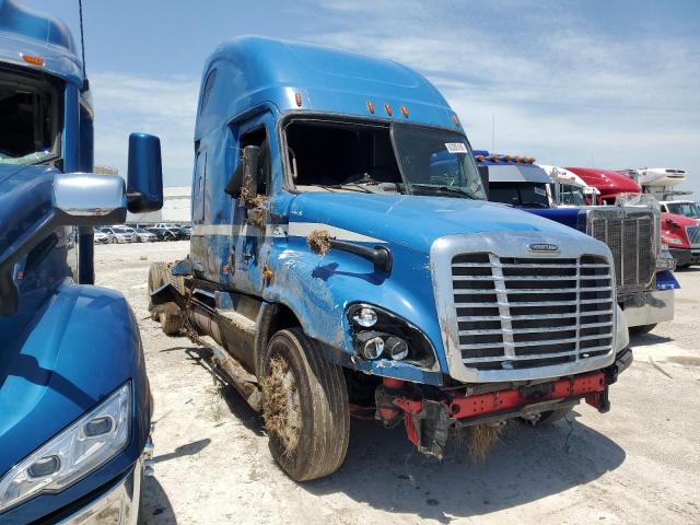  Salvage Freightliner Cascadia 1