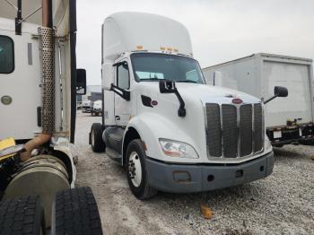  Salvage Peterbilt 579