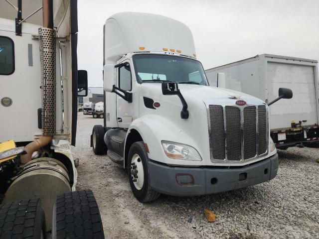 Salvage Peterbilt 579