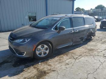 Salvage Chrysler Pacifica