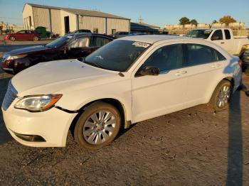  Salvage Chrysler 200