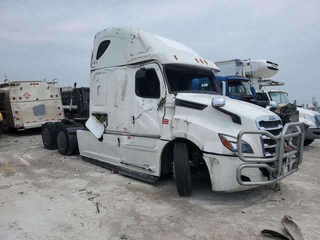  Salvage Freightliner Cascadia 1