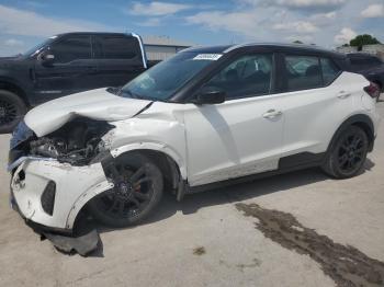  Salvage Nissan Kicks