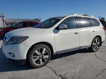  Salvage Nissan Pathfinder