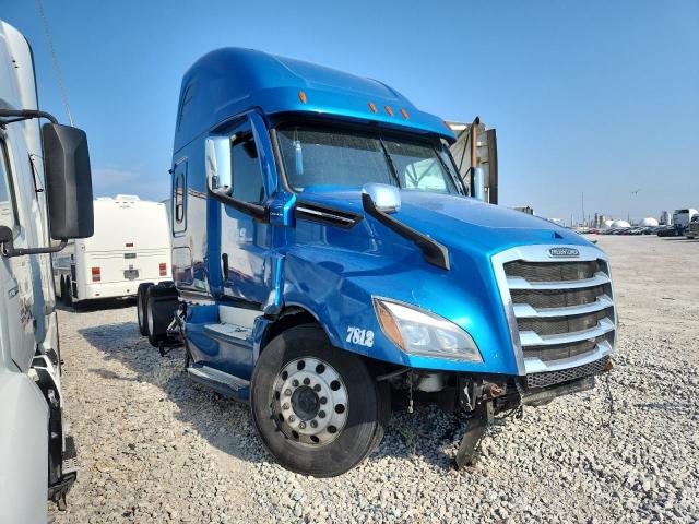  Salvage Freightliner Cascadia 1