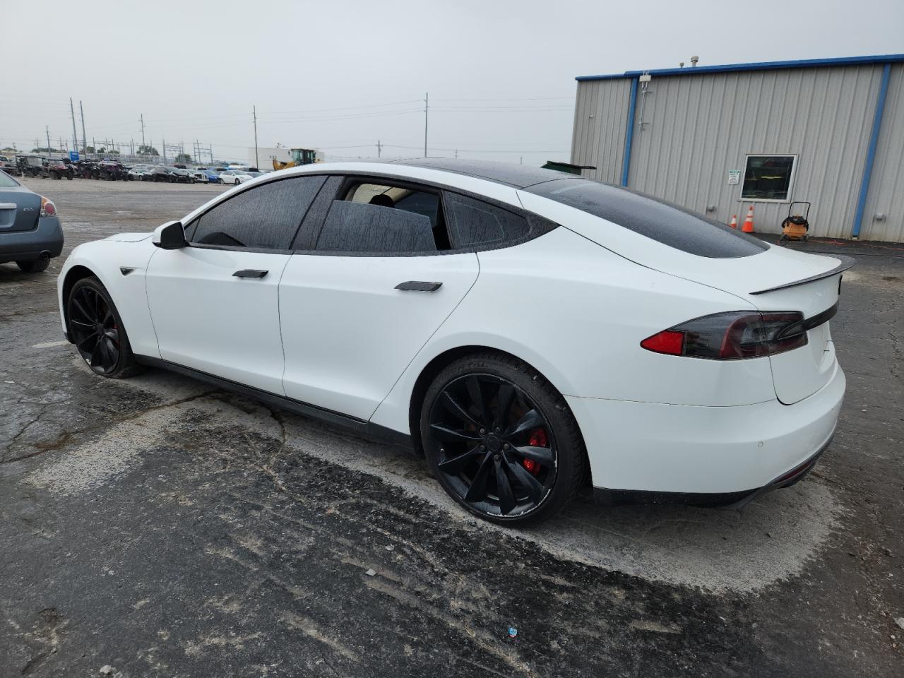 Tesla Model S Image 13