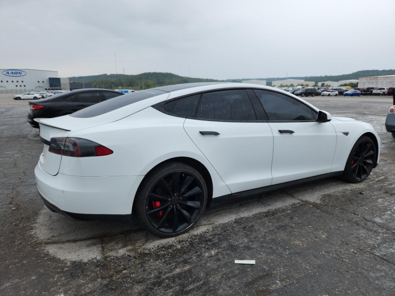 Tesla Model S Image 11
