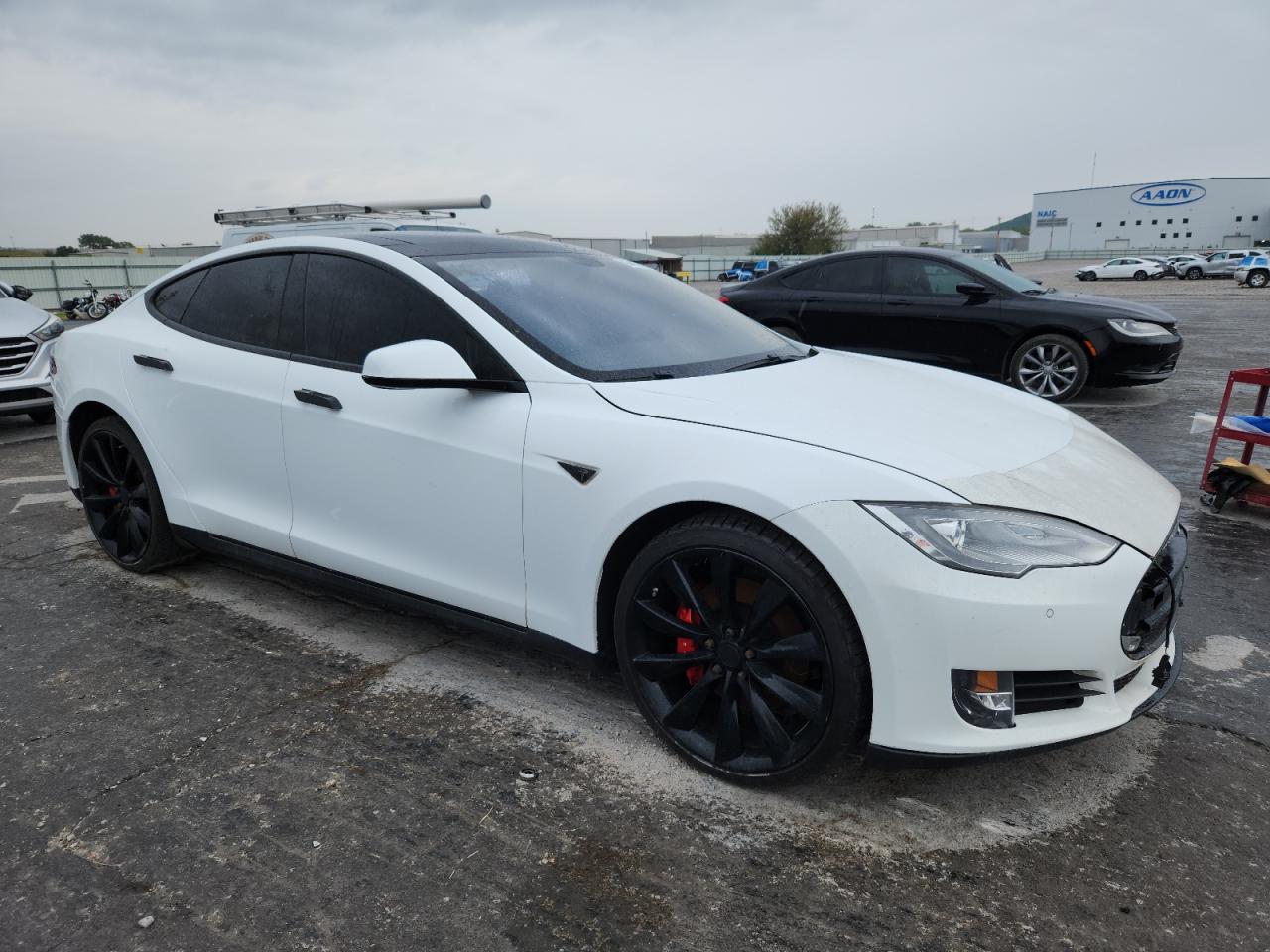 Tesla Model S Image 4