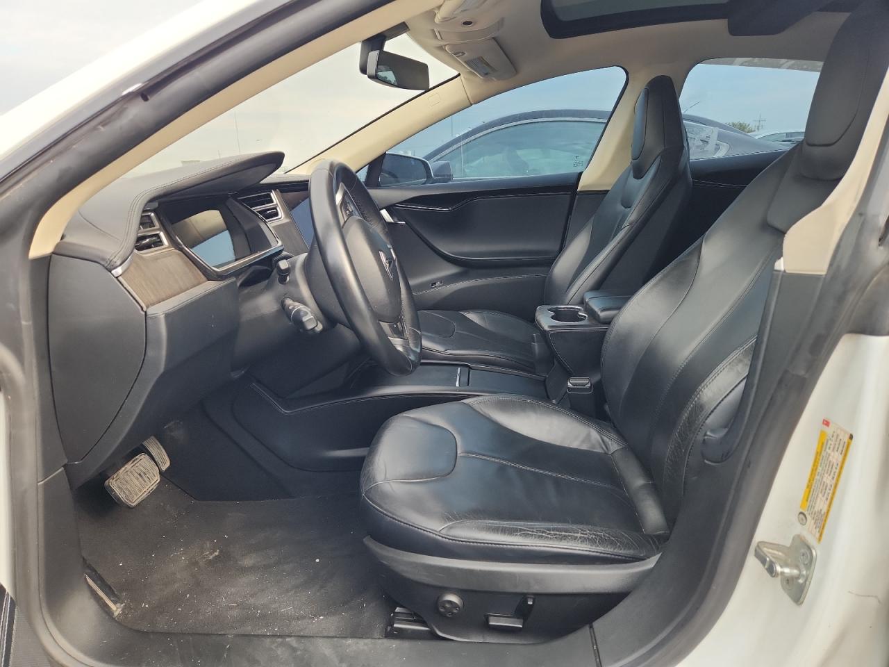 Tesla Model S Image 2