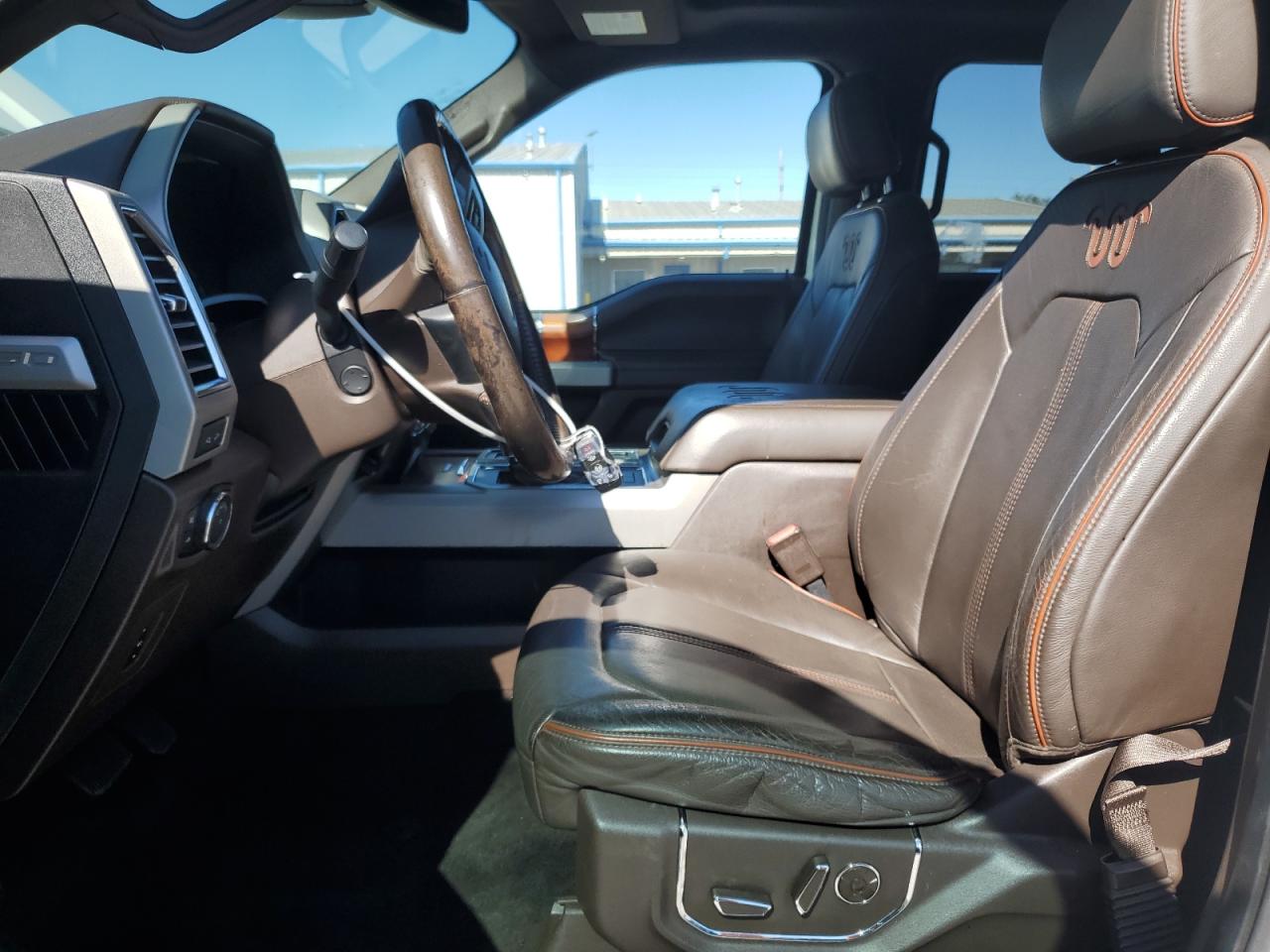 Ford F-150 Supercrew Image 5