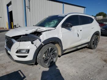  Salvage Hyundai TUCSON