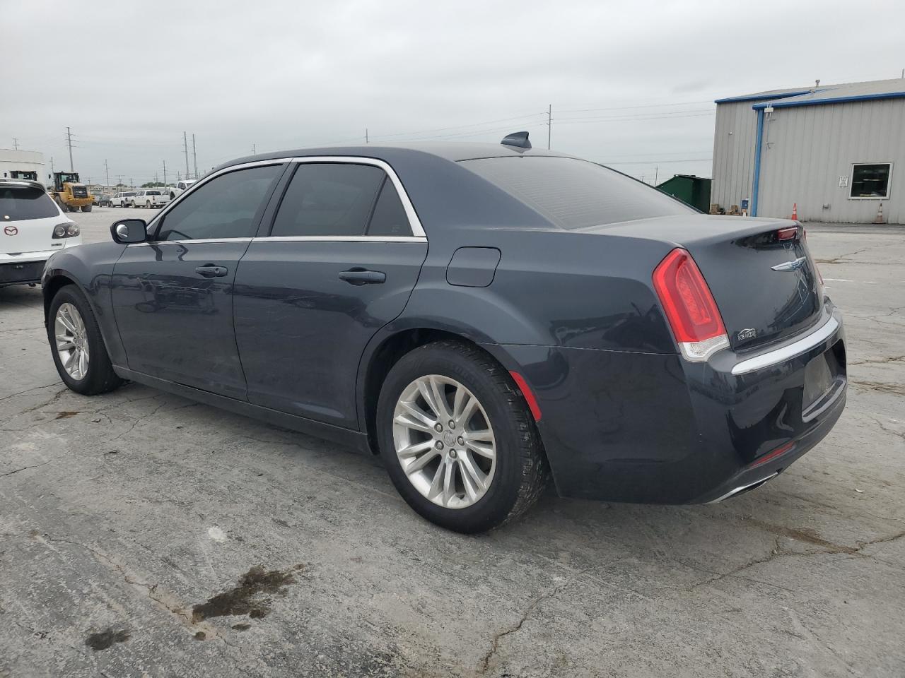 Chrysler 300 Touring Image 3