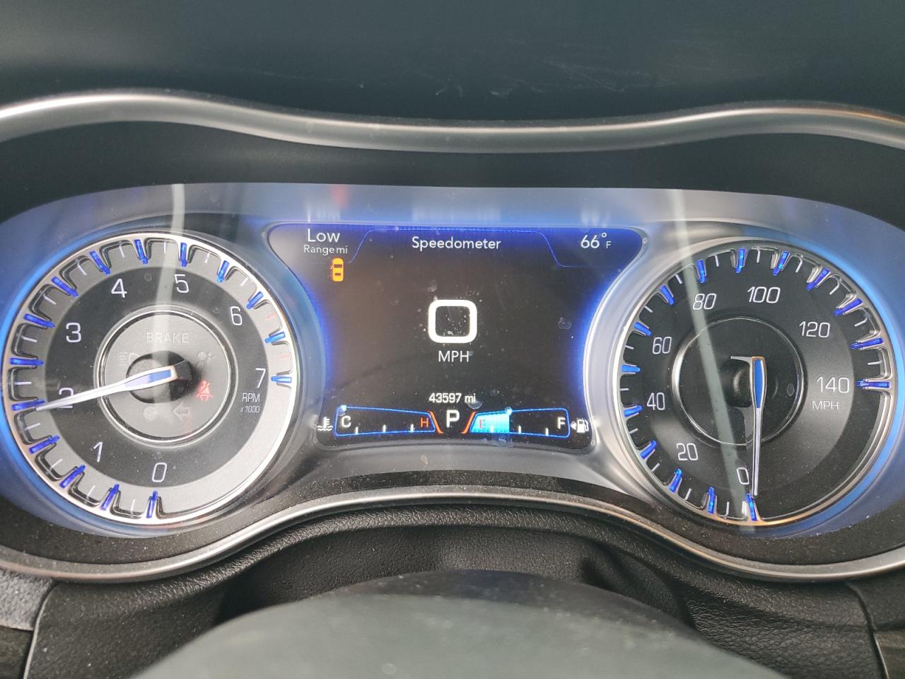 Chrysler 300 Touring Image 8