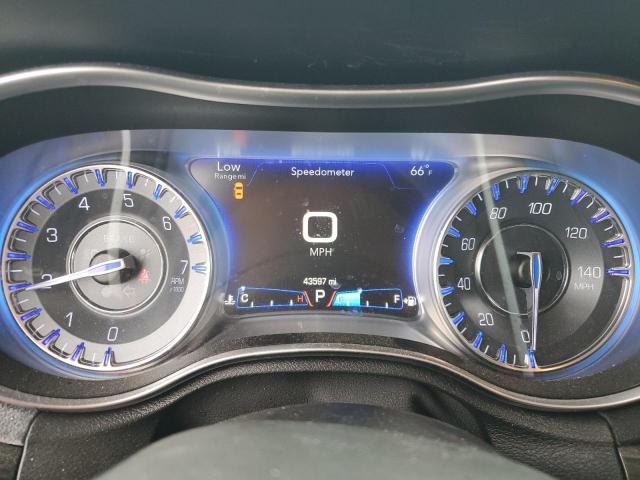 Chrysler 300 Touring Image 8