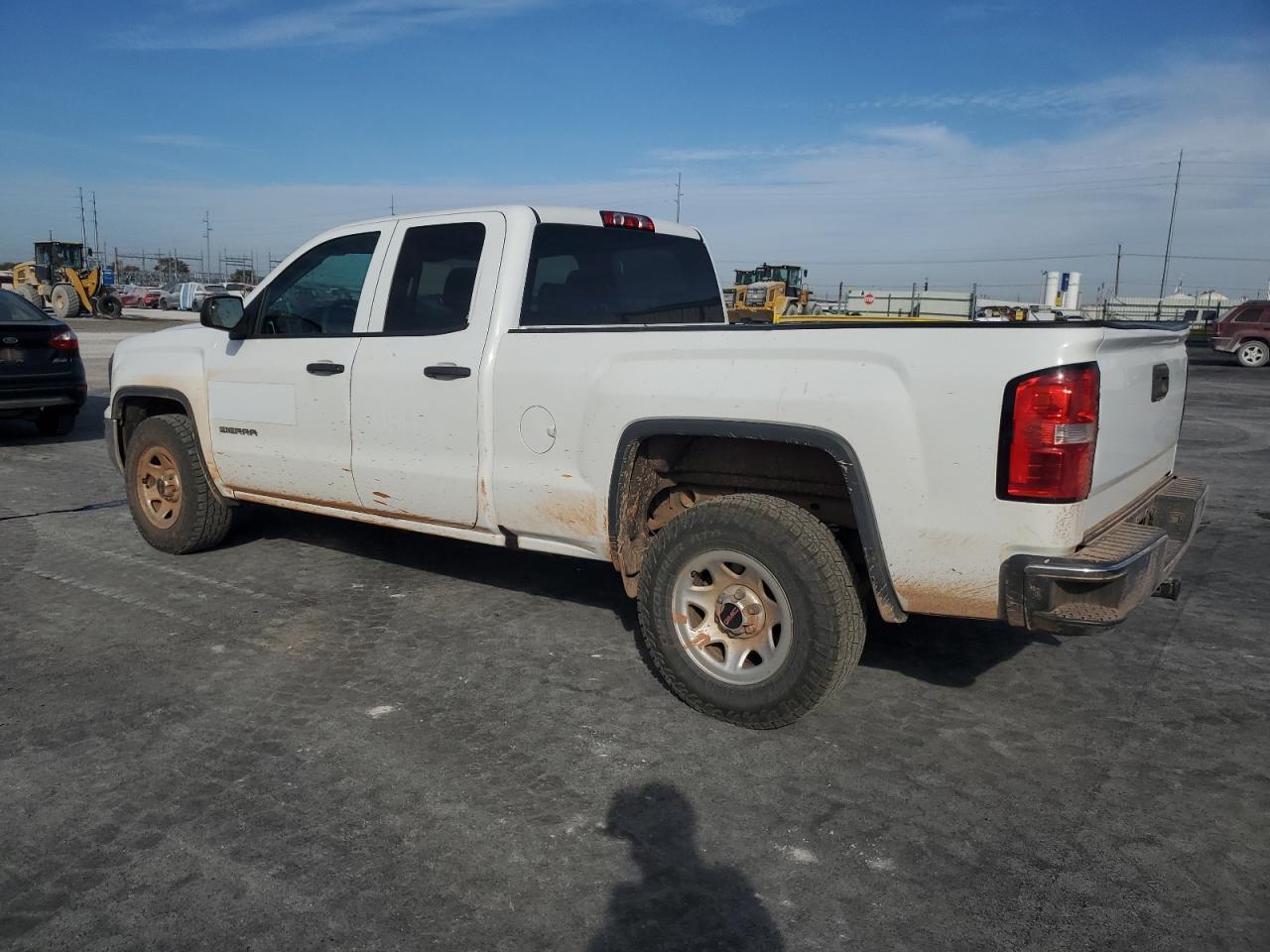 GMC Sierra C1500 Image 2
