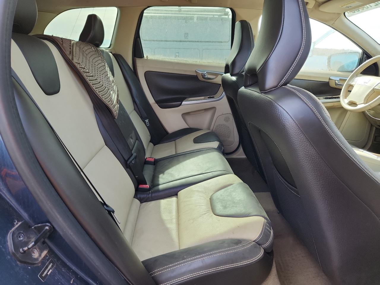 Volvo XC60 T6 Image 8