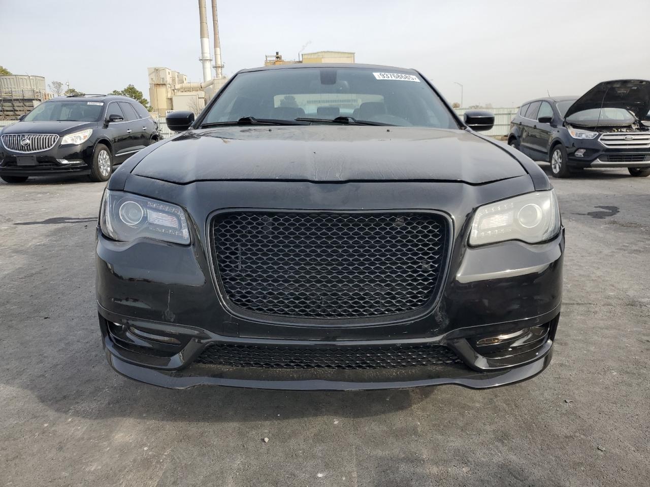 Chrysler 300 S Image 4