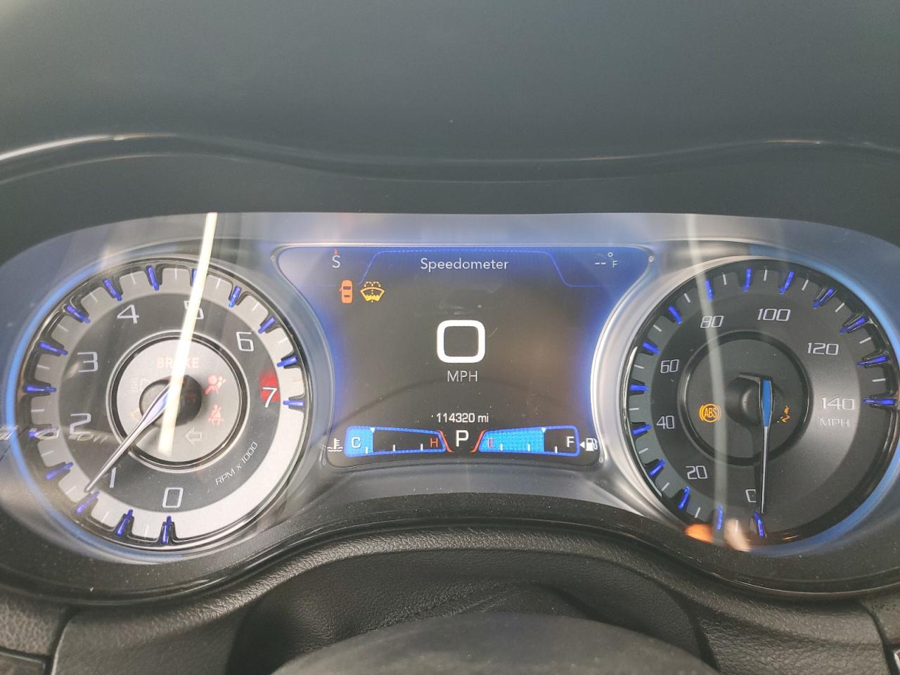 Chrysler 300 S Image 5