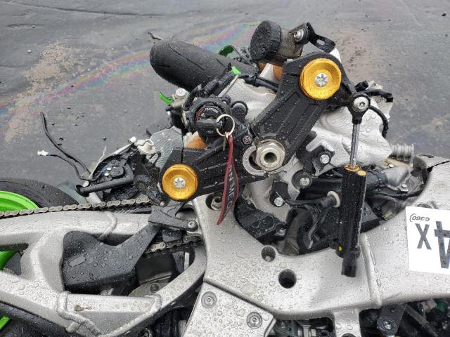 Kawasaki Zx1002 L L Image 9