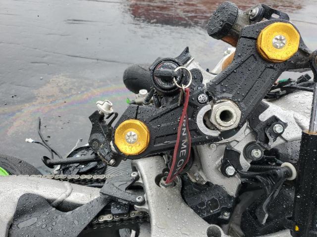 Kawasaki Zx1002 L L Image 8