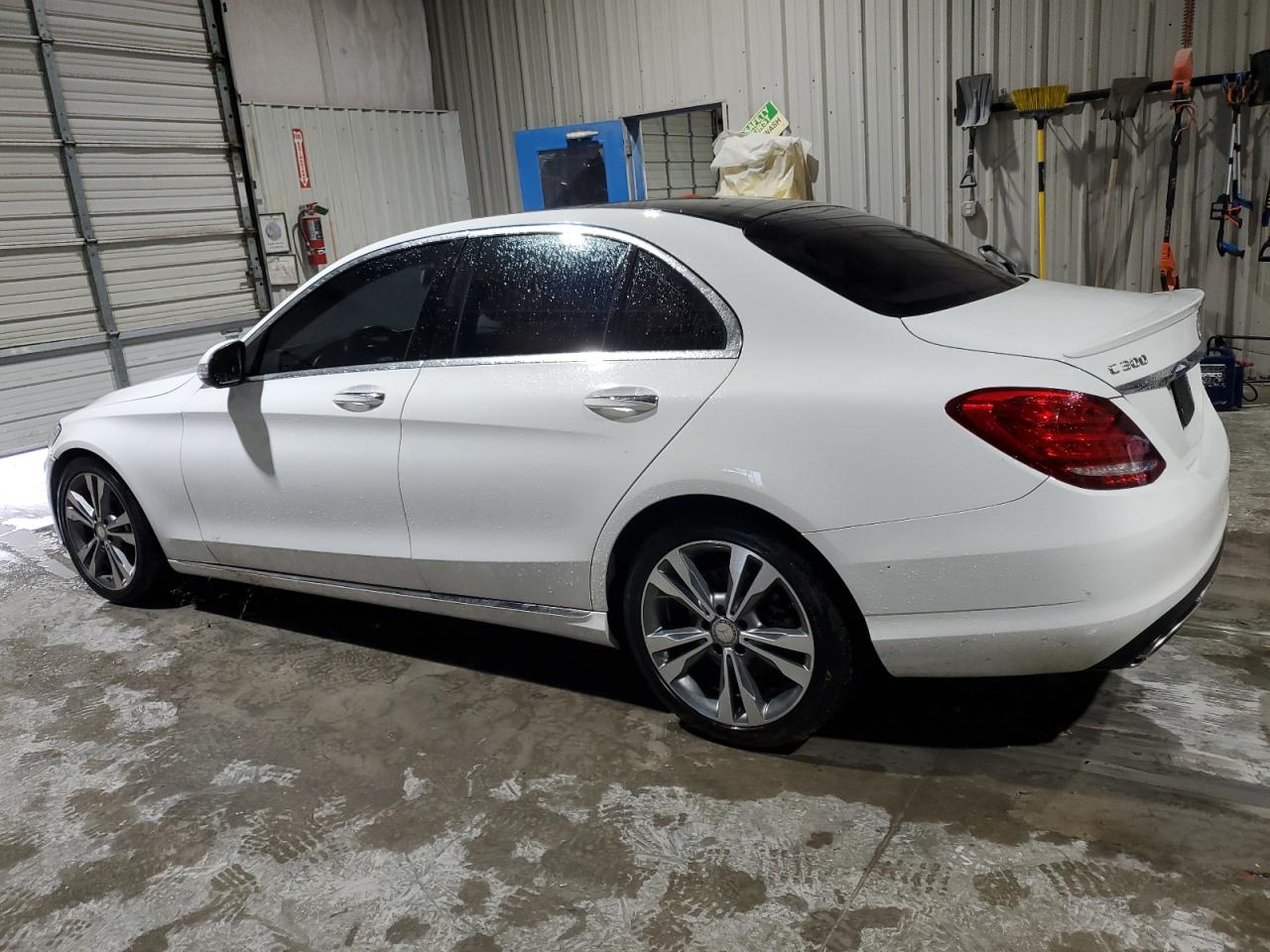 Mercedes-Benz C-Class 300 Image 3