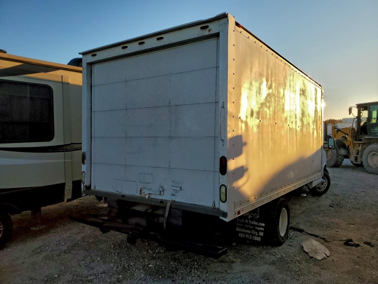 GMC Savana Cutaway G3500 Image 5