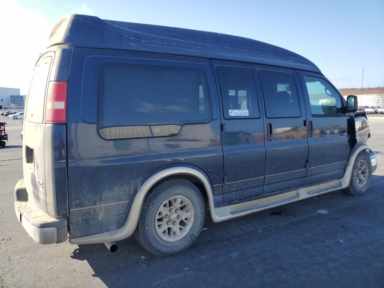 GMC Savana Rv G1500 Image 3