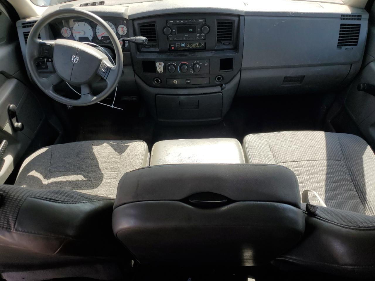 Dodge Ram 3500 St Image 10